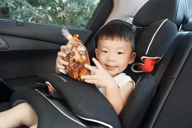 嗑坏的汽车，一场意外的旅程