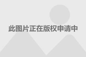 男生汽车镜子拍照，一种独特的时尚表达方式