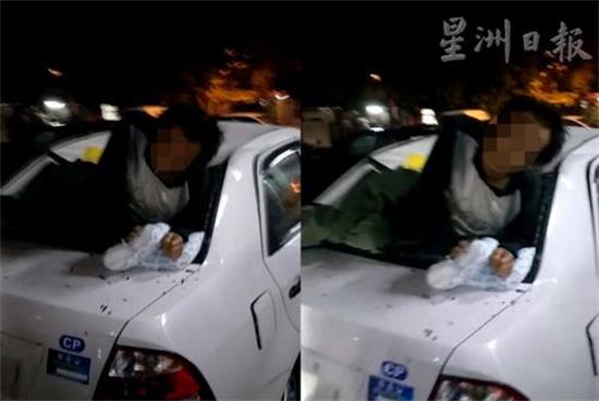 男生汽车镜子拍照，一种独特的时尚表达方式