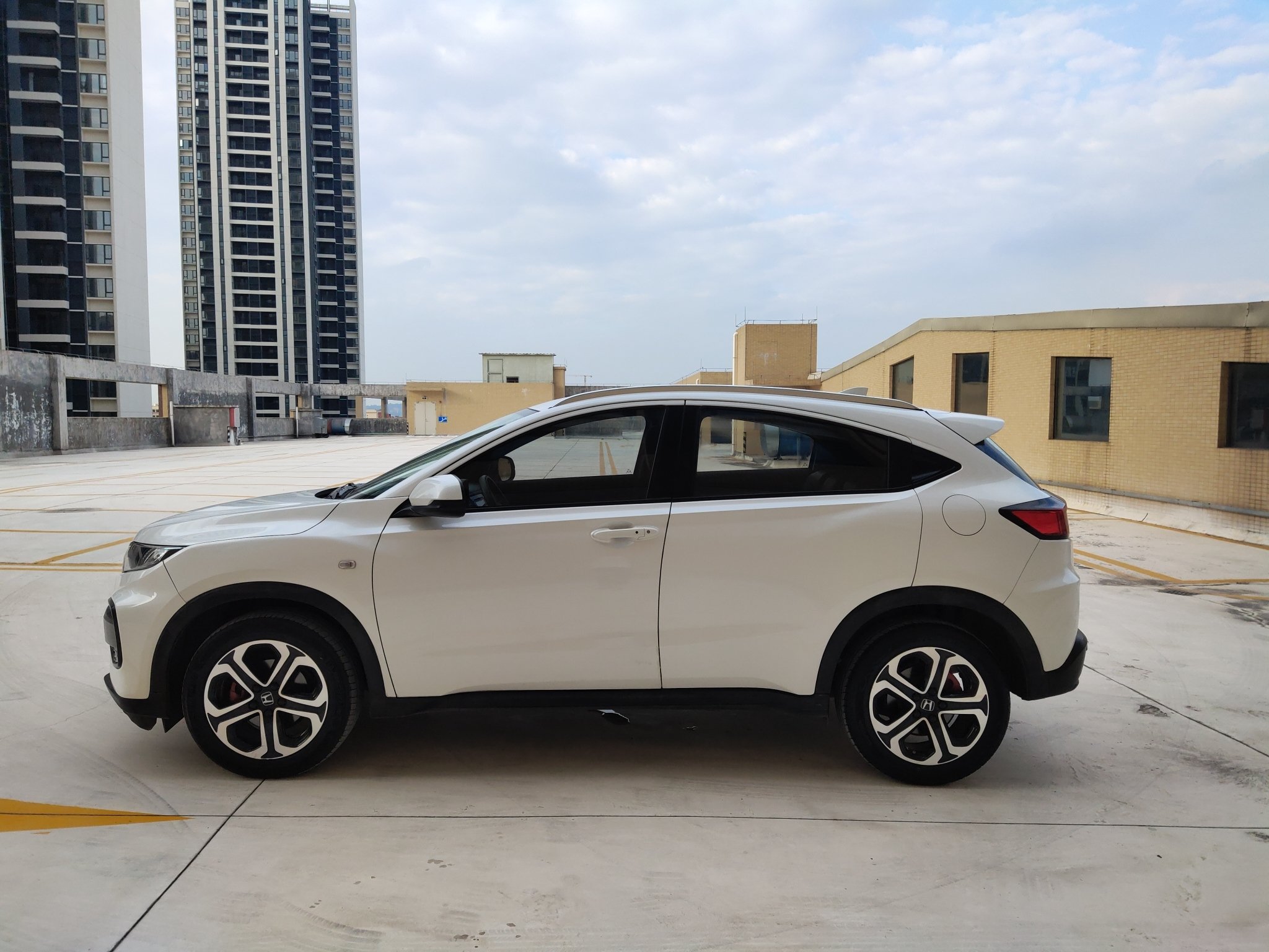 XR7汽车，未来驾驶的新标杆