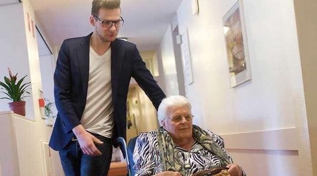 聊天工具网页版本的综合应用分析概览